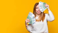 two fans euro cash